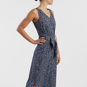 Title Nine Navy and Pink Sleeveless V-Neck Tie-Waist Midi Dress